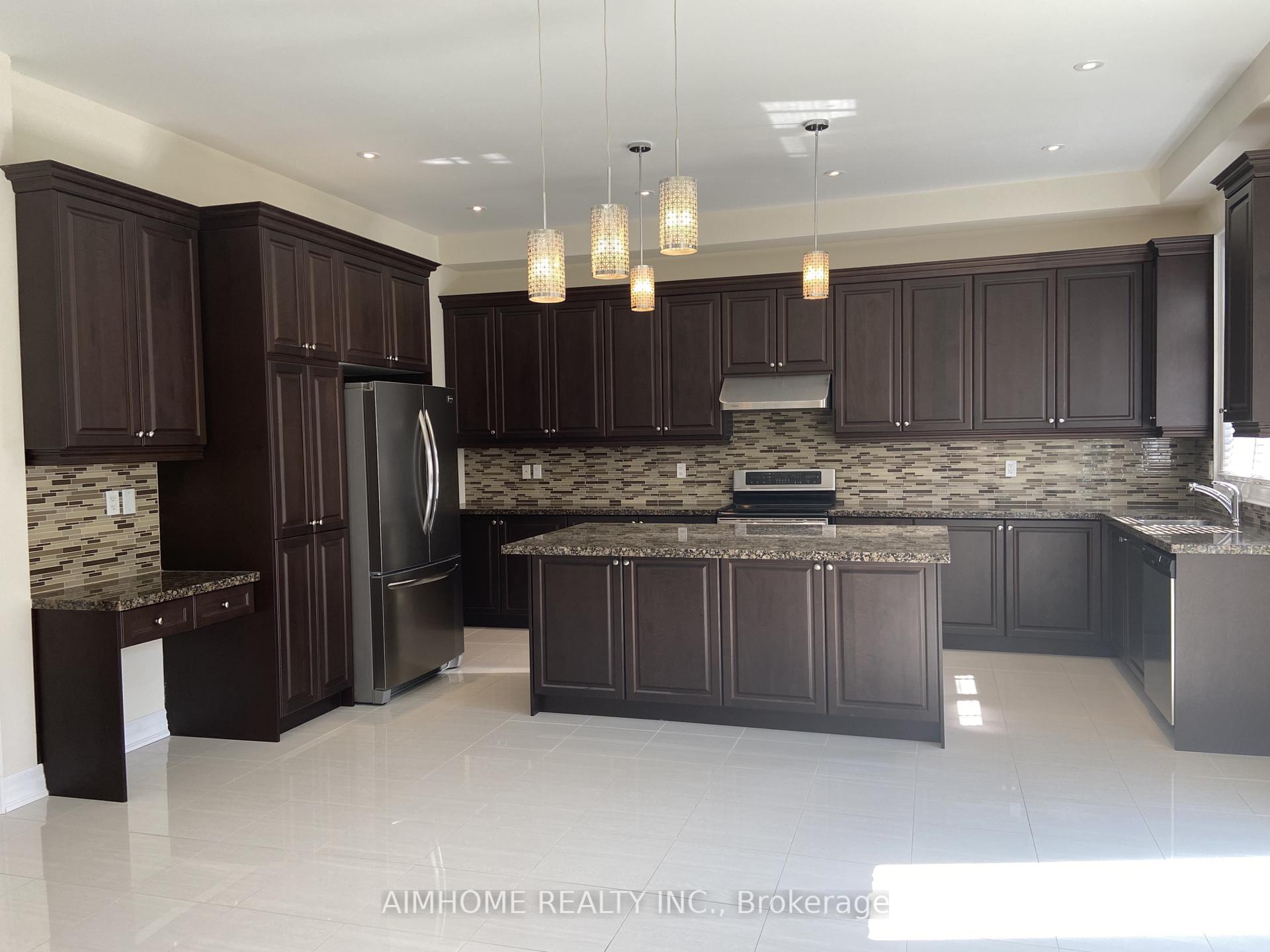 Photo 6 of 119 Hackwood Crescent, Aurora, Aurora Grove — HOMEH
