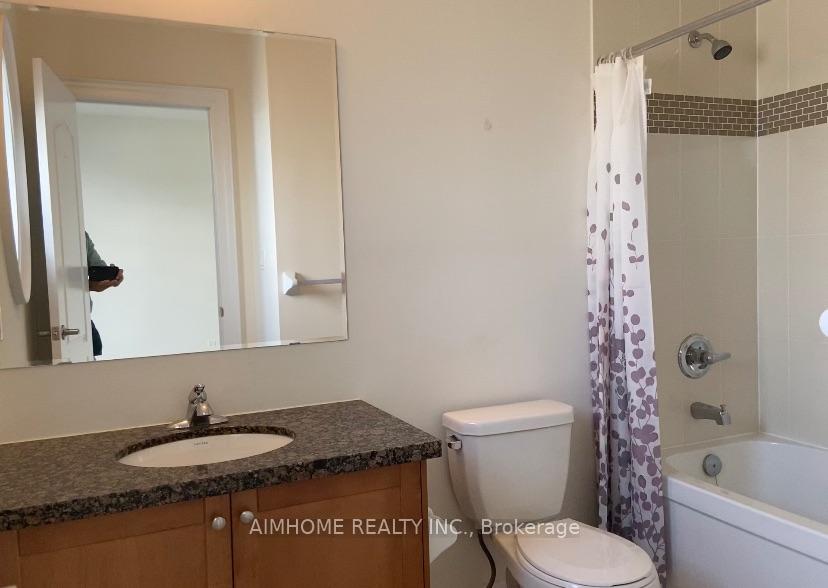 Photo 14 of 119 Hackwood Crescent, Aurora, Aurora Grove — HOMEH