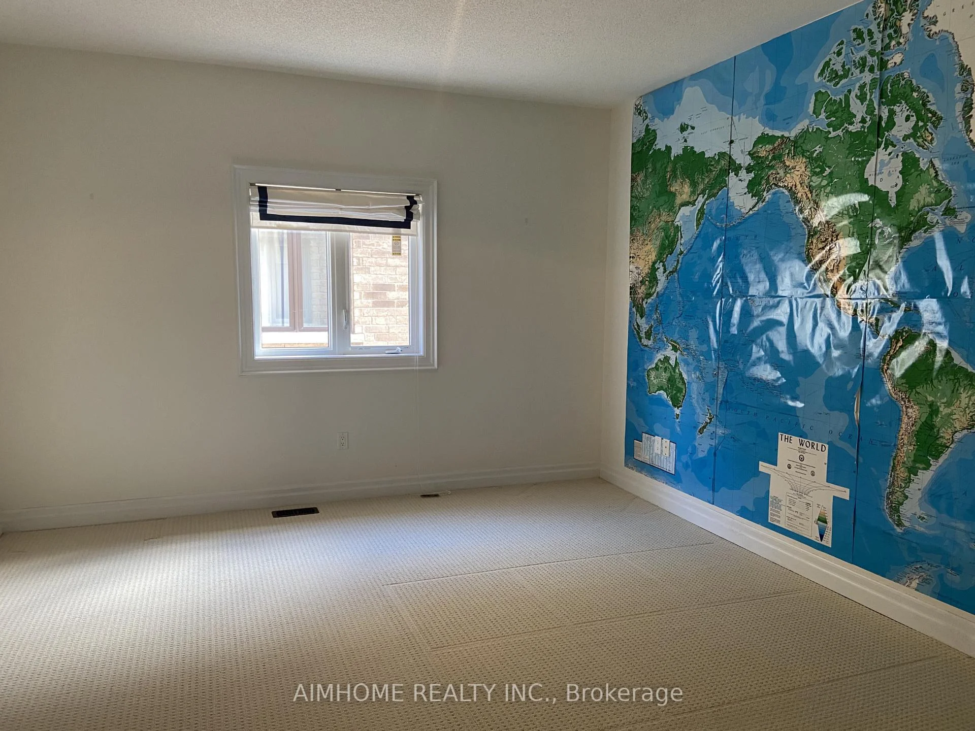 Photo 13 of 119 Hackwood Crescent, Aurora, Aurora Grove — HOMEH