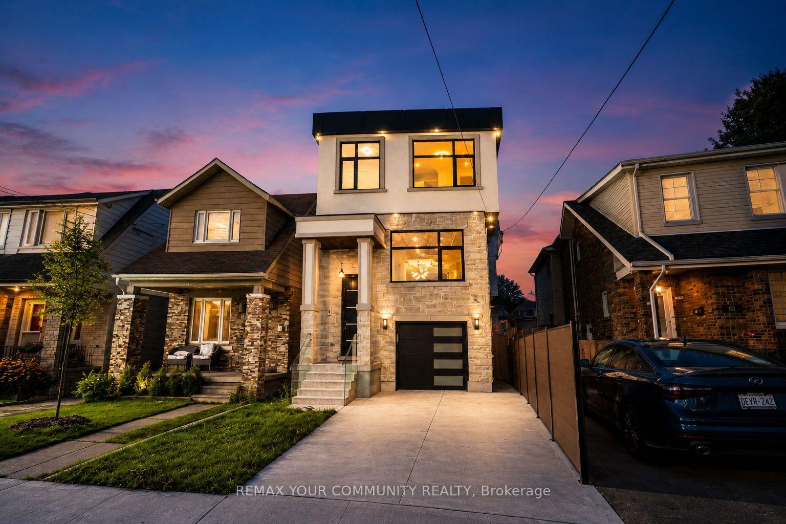 Photo 3 of 49 Wayland Avenue, Toronto, East End-Danforth — HOMEH