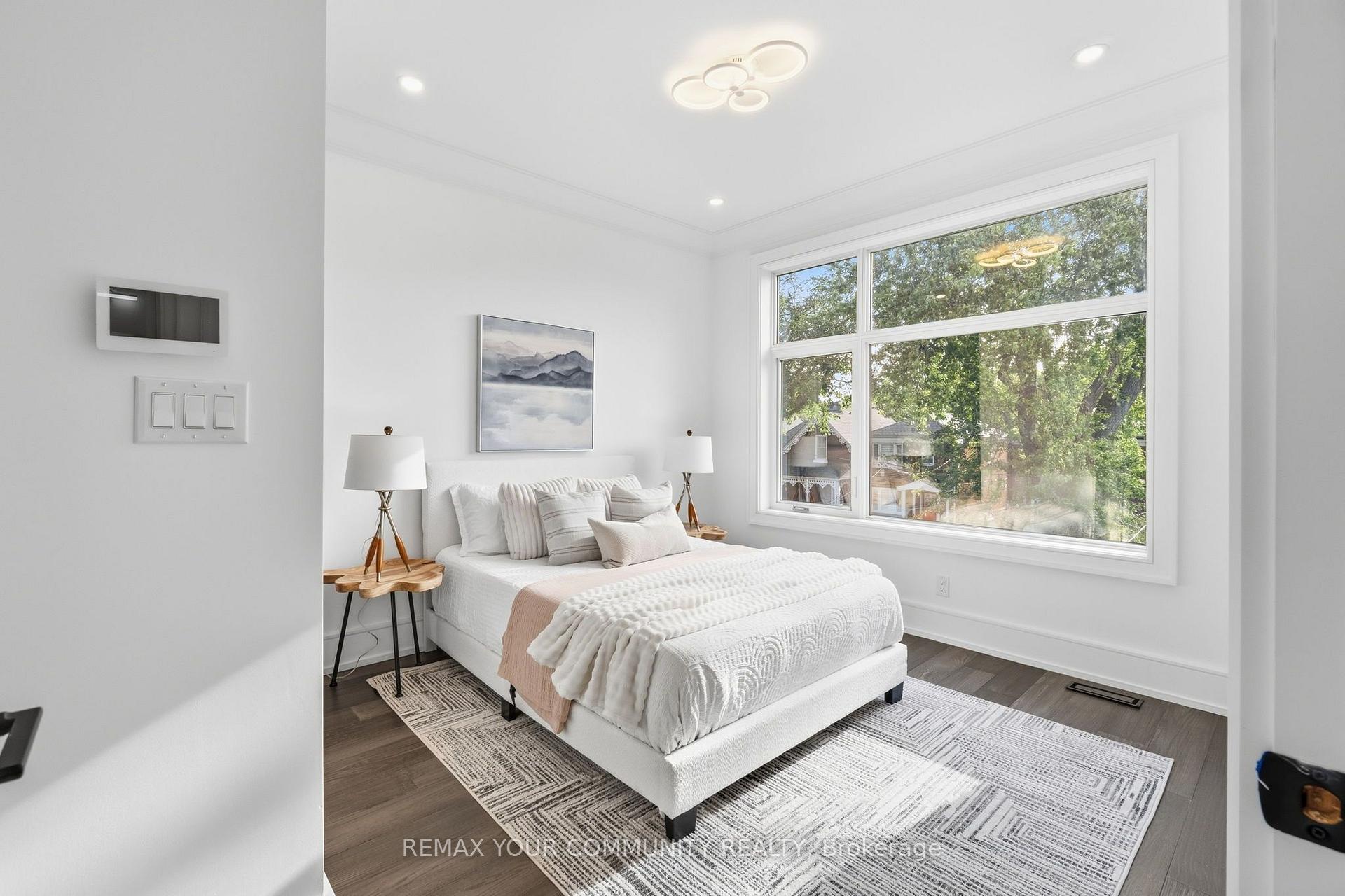 Photo 25 of 49 Wayland Avenue, Toronto, East End-Danforth — HOMEH