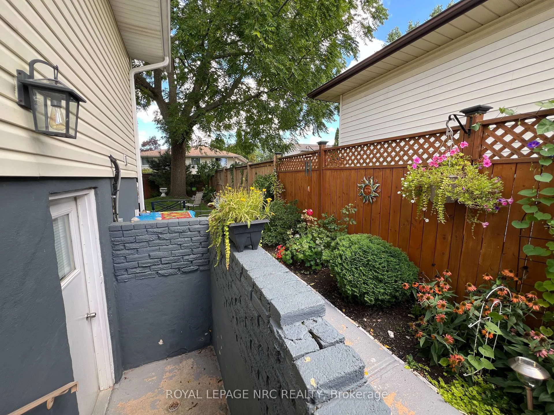 Photo 54 of 127 Keefer Road, Thorold, Confederation Heights — HOMEH
