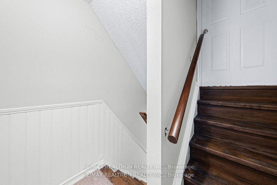 Photo 4 of Unit Basement, 162 Walton Drive, Aurora, Aurora Village — HOMEH