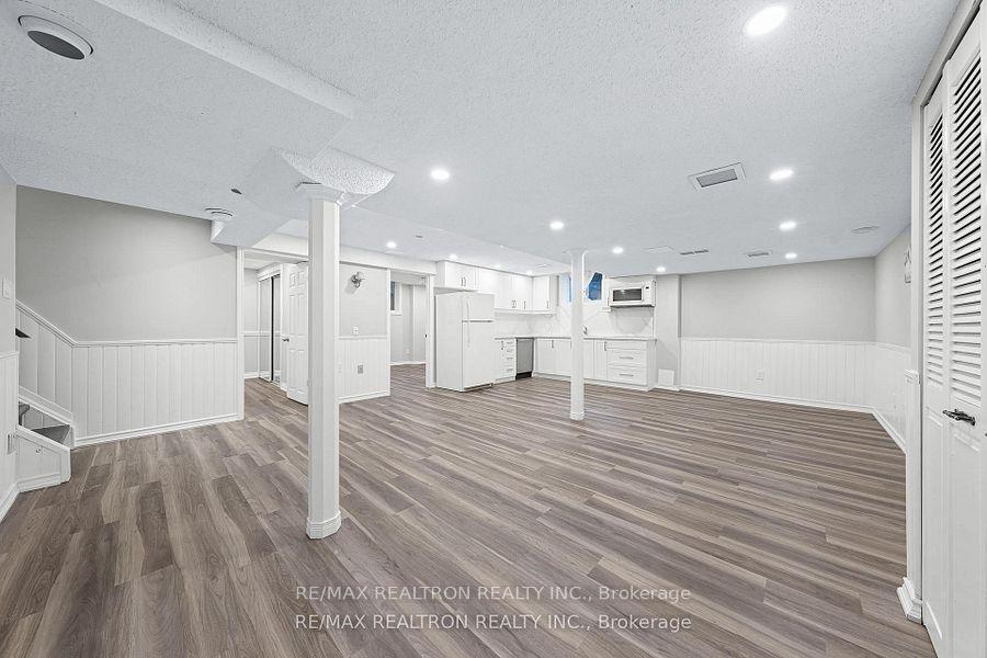 Photo 6 of Unit Basement, 162 Walton Drive, Aurora, Aurora Village — HOMEH