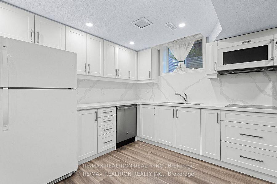 Photo 7 of Unit Basement, 162 Walton Drive, Aurora, Aurora Village — HOMEH