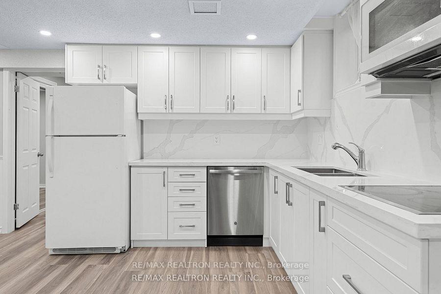 Photo 9 of Unit Basement, 162 Walton Drive, Aurora, Aurora Village — HOMEH