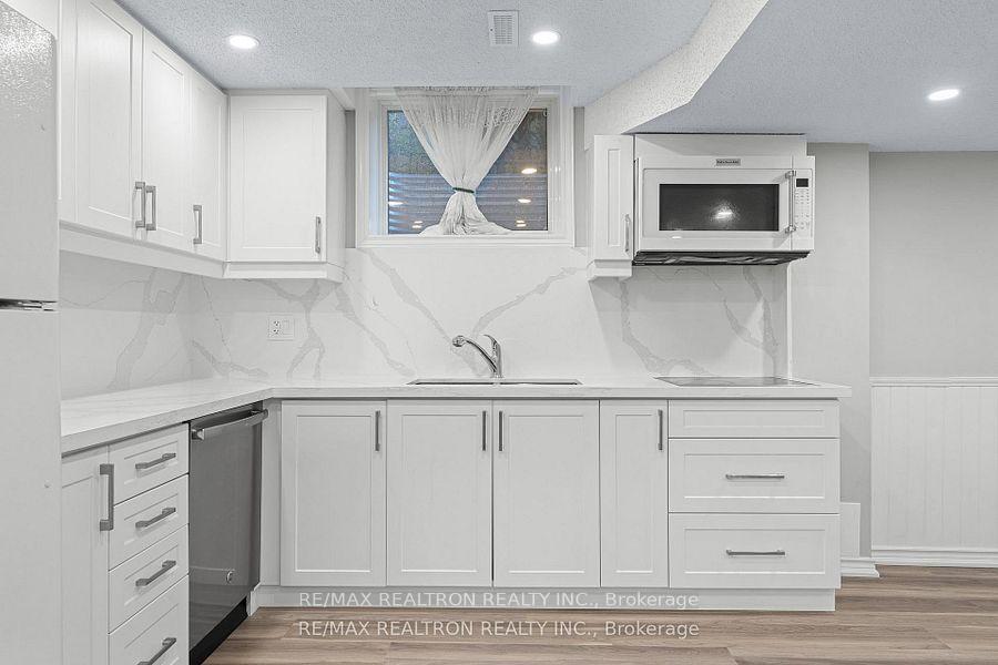 Photo 8 of Unit Basement, 162 Walton Drive, Aurora, Aurora Village — HOMEH