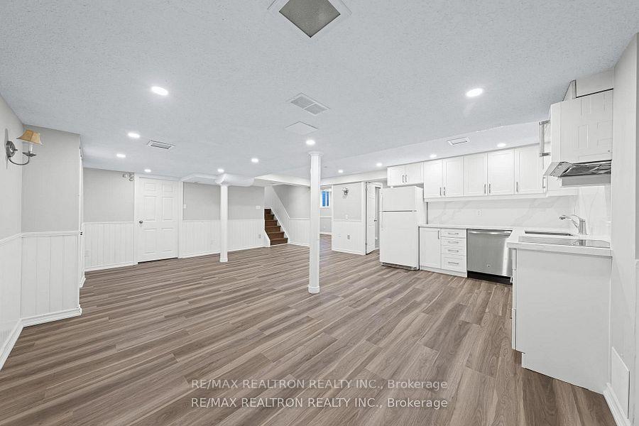 Photo 10 of Unit Basement, 162 Walton Drive, Aurora, Aurora Village — HOMEH