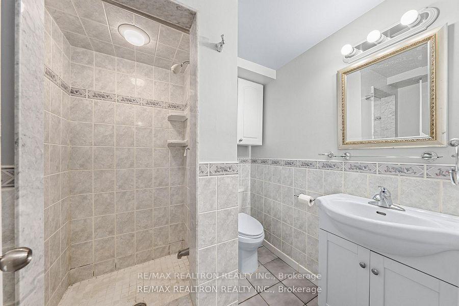Photo 11 of Unit Basement, 162 Walton Drive, Aurora, Aurora Village — HOMEH