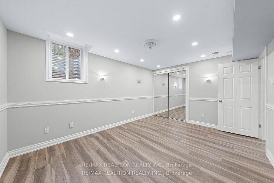 Photo 15 of Unit Basement, 162 Walton Drive, Aurora, Aurora Village — HOMEH
