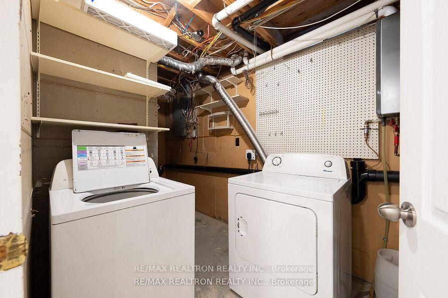 Photo 16 of Unit Basement, 162 Walton Drive, Aurora, Aurora Village — HOMEH