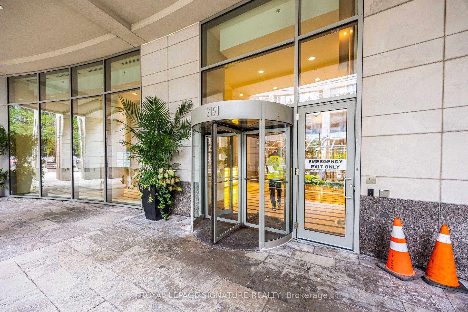 Photo 3 of Unit 3608, 2191 Yonge Street, Toronto, Mount Pleasant West — HOMEH