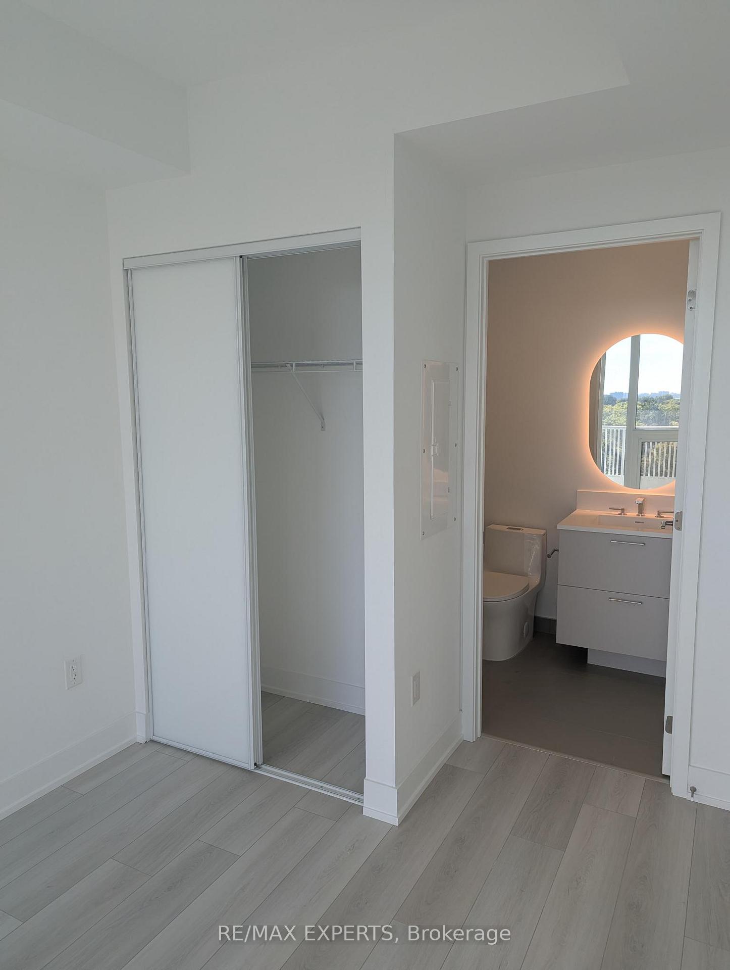 Photo 10 of Unit 707, 36 Olive Avenue, North York, Willowdale East — HOMEH