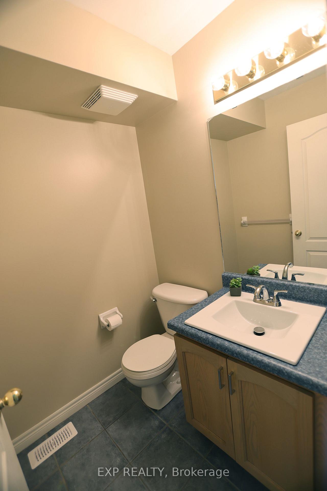 Photo 8 of Unit 9, 2 Harbour Drive, Hamilton, Lakeshore — HOMEH