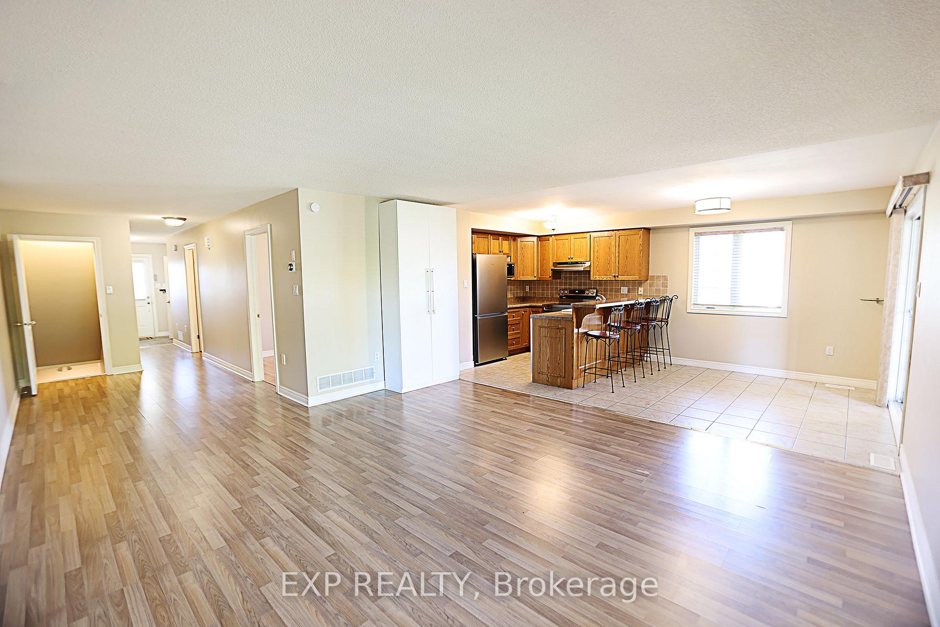 Photo 11 of Unit 9, 2 Harbour Drive, Hamilton, Lakeshore — HOMEH