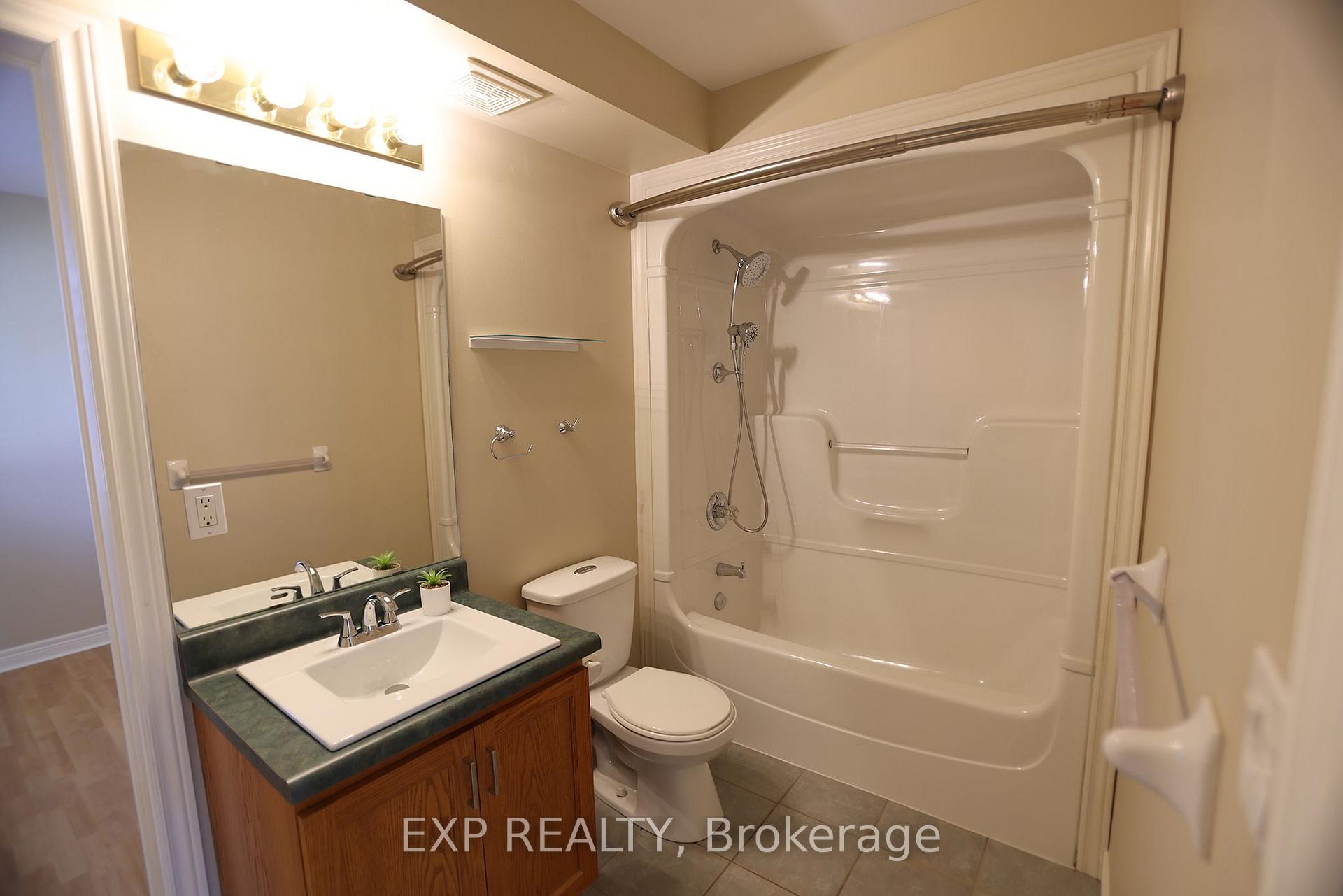 Photo 18 of Unit 9, 2 Harbour Drive, Hamilton, Lakeshore — HOMEH