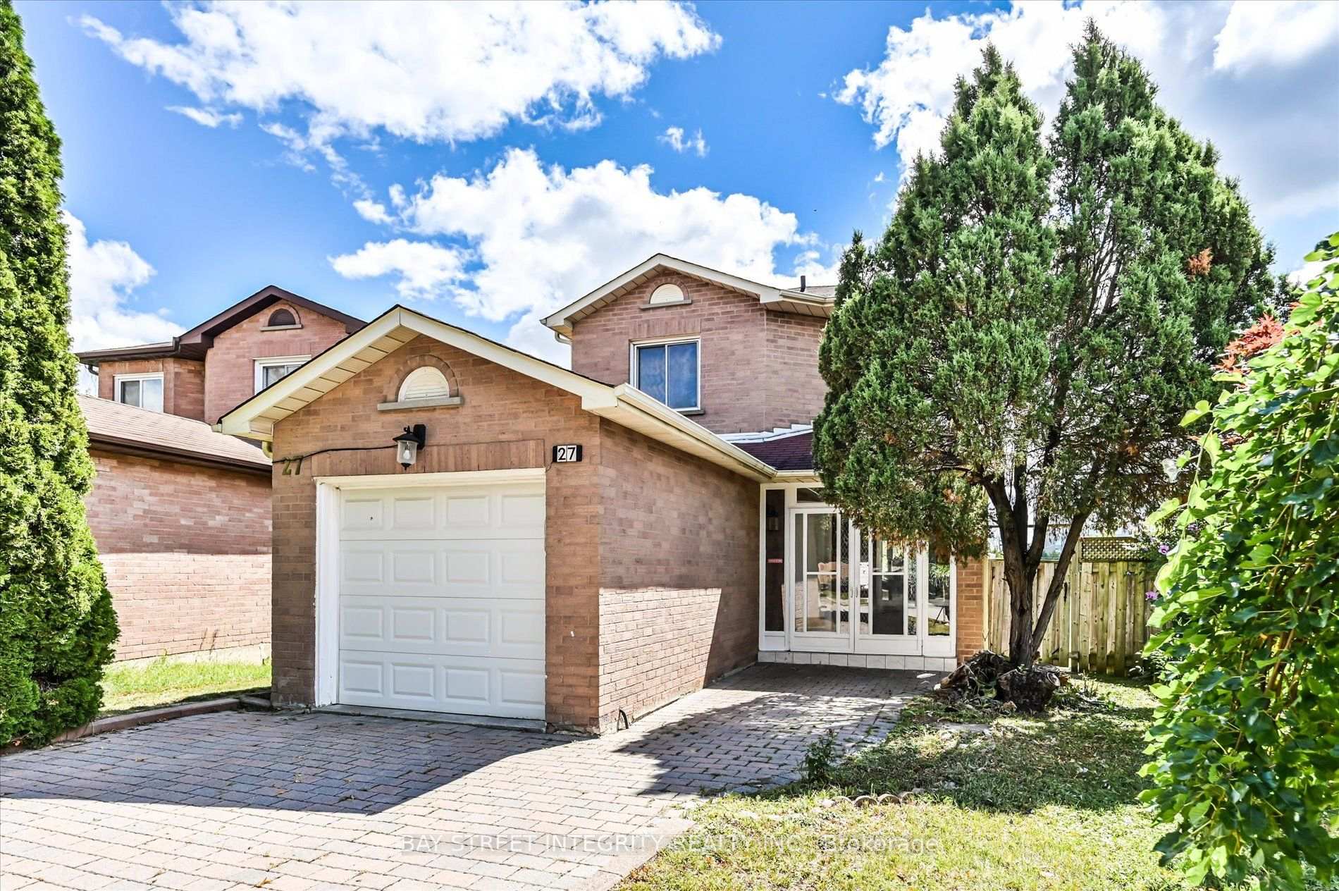Photo 2 of 27 Samantha Circle, Richmond Hill, Doncrest — HOMEH