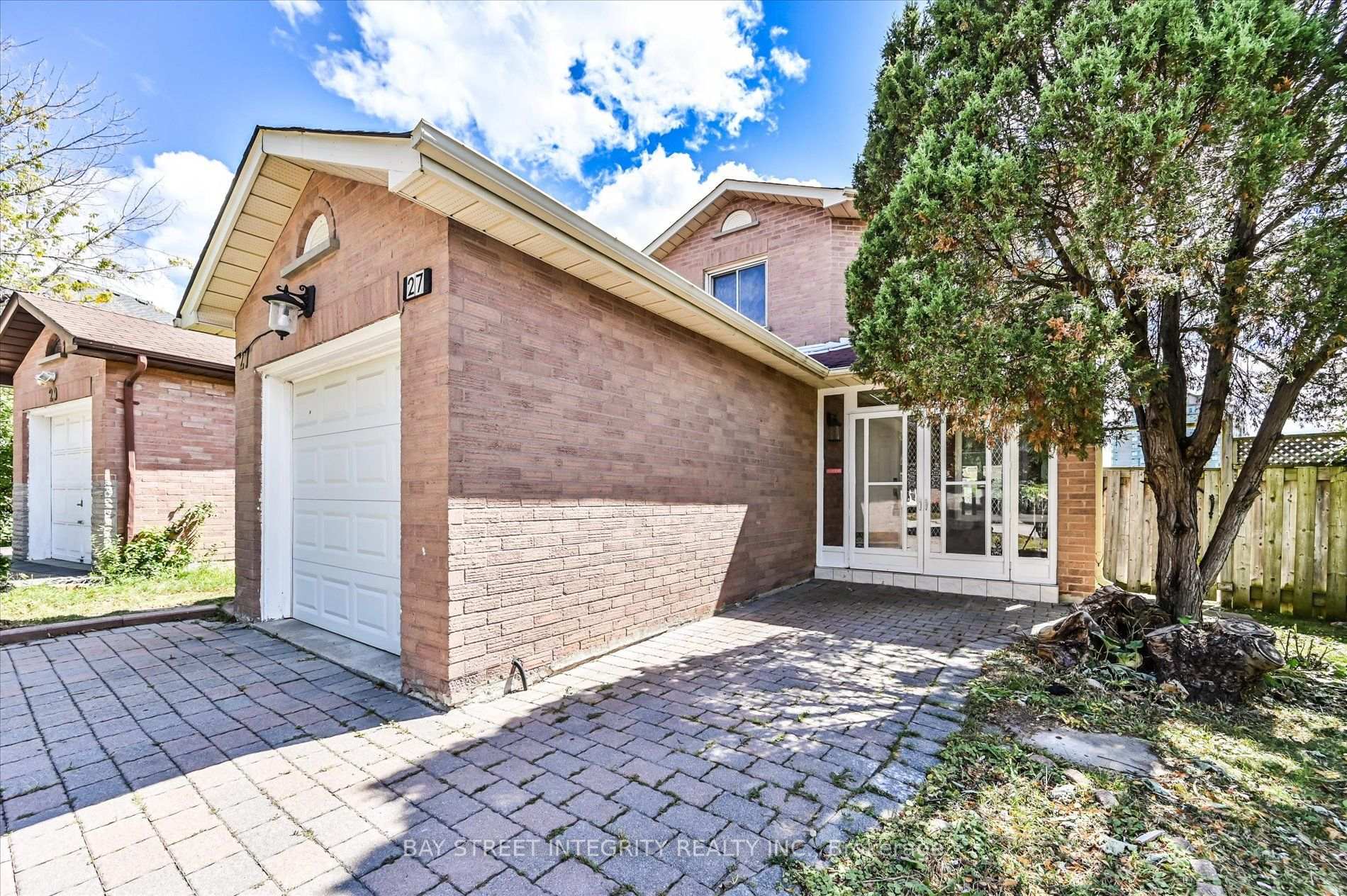 Photo 3 of 27 Samantha Circle, Richmond Hill, Doncrest — HOMEH