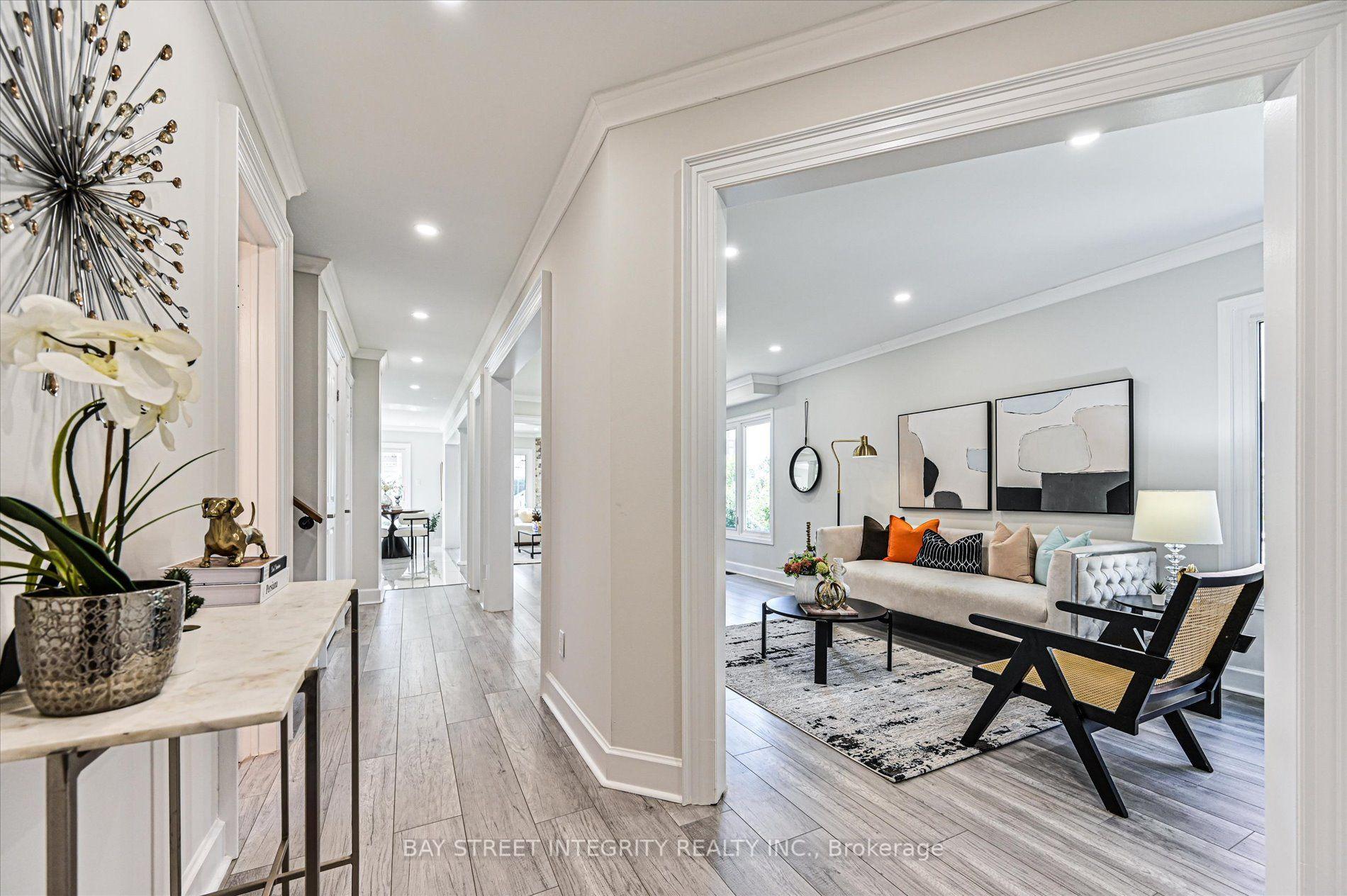 Photo 4 of 27 Samantha Circle, Richmond Hill, Doncrest — HOMEH