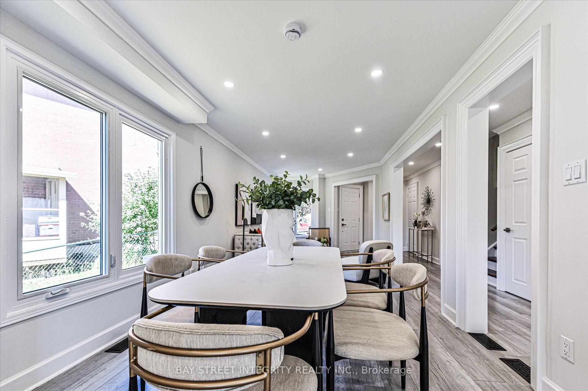 Photo 8 of 27 Samantha Circle, Richmond Hill, Doncrest — HOMEH