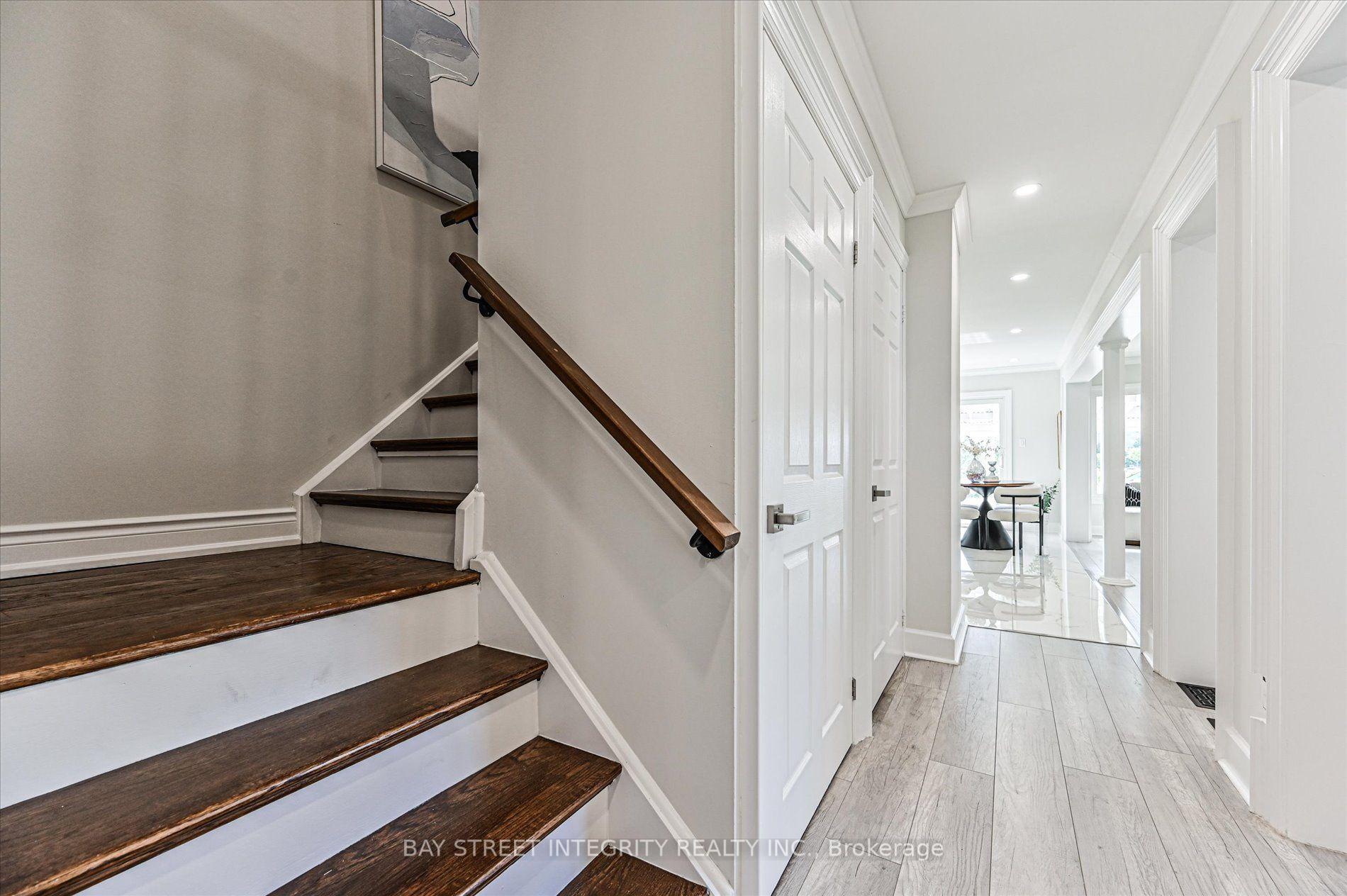 Photo 16 of 27 Samantha Circle, Richmond Hill, Doncrest — HOMEH