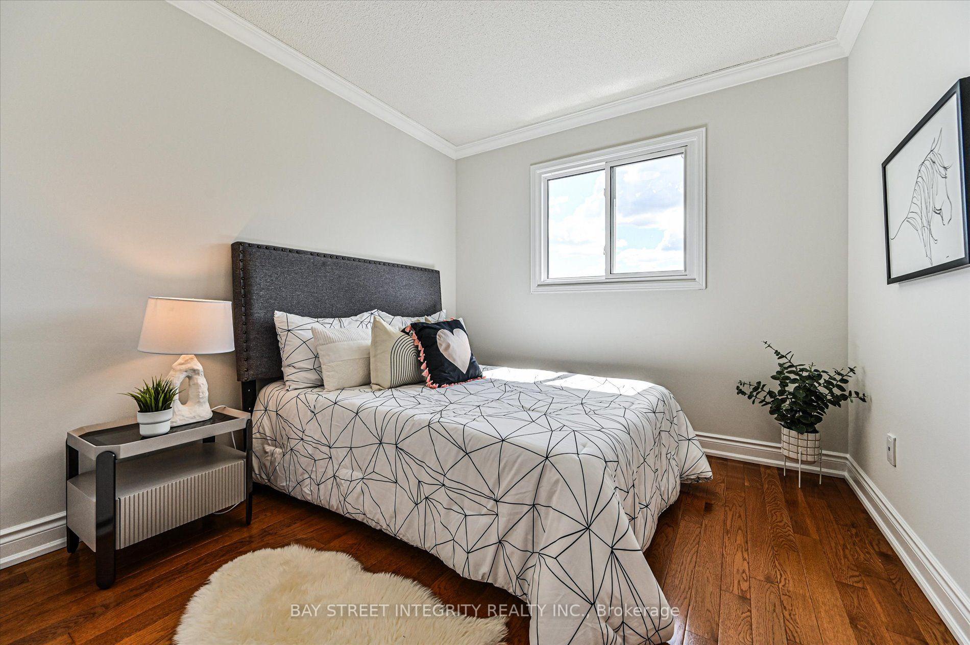 Photo 24 of 27 Samantha Circle, Richmond Hill, Doncrest — HOMEH
