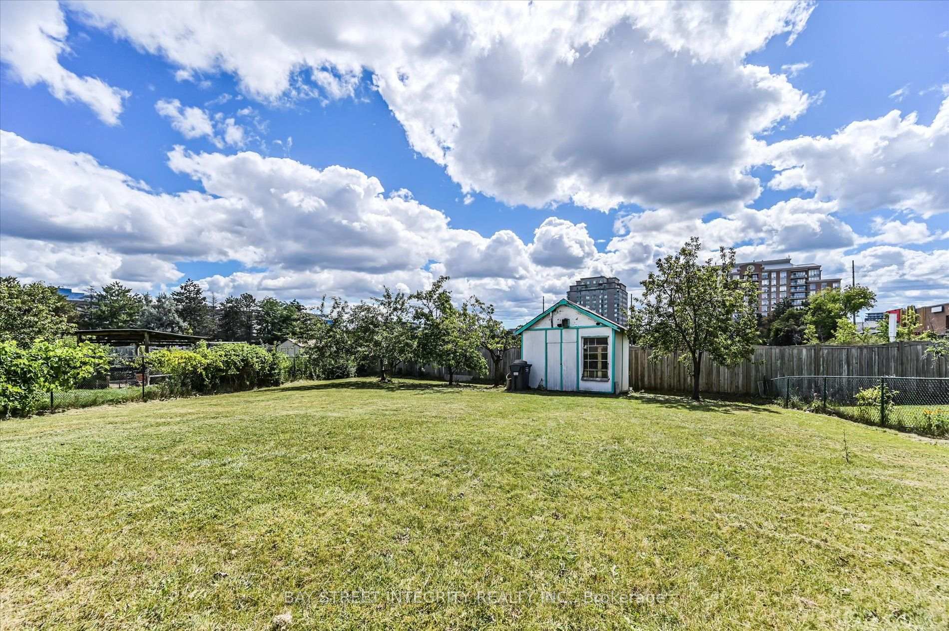 Photo 36 of 27 Samantha Circle, Richmond Hill, Doncrest — HOMEH
