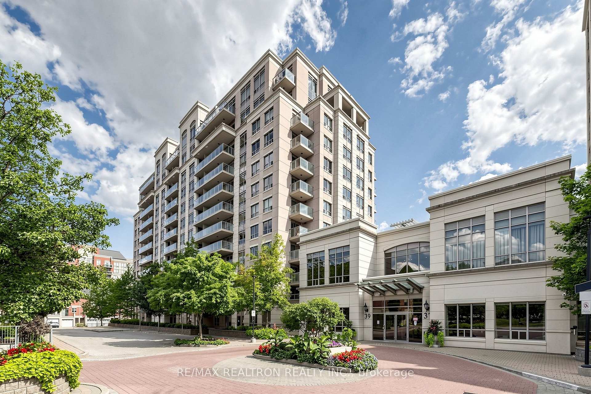 Photo of Unit UPH3, 39 Galleria Parkway