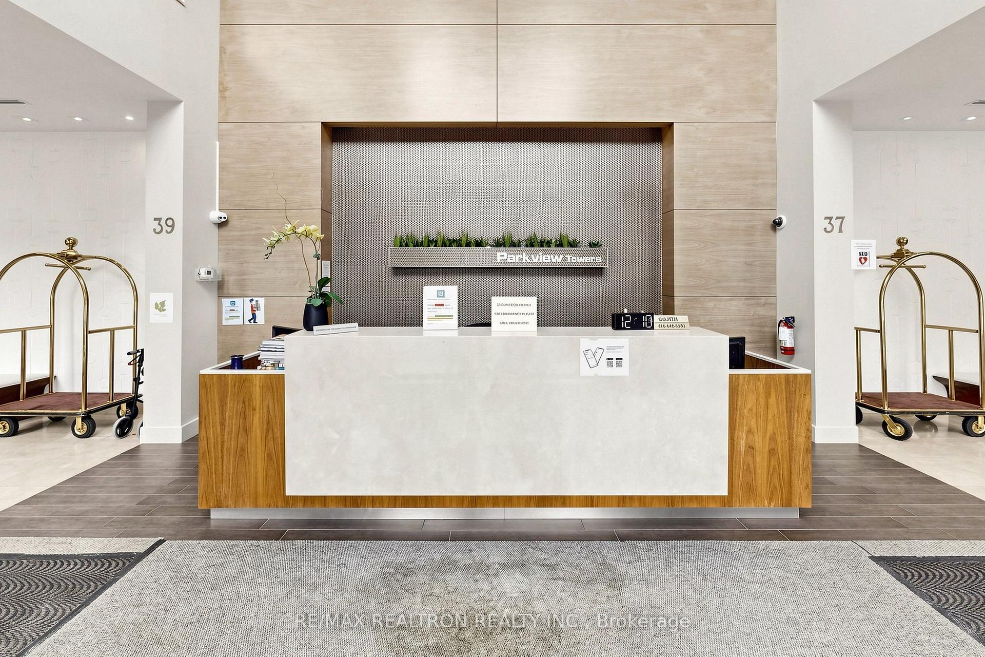 Photo 5 of Unit UPH3, 39 Galleria Parkway, Markham, Commerce Valley — HOMEH