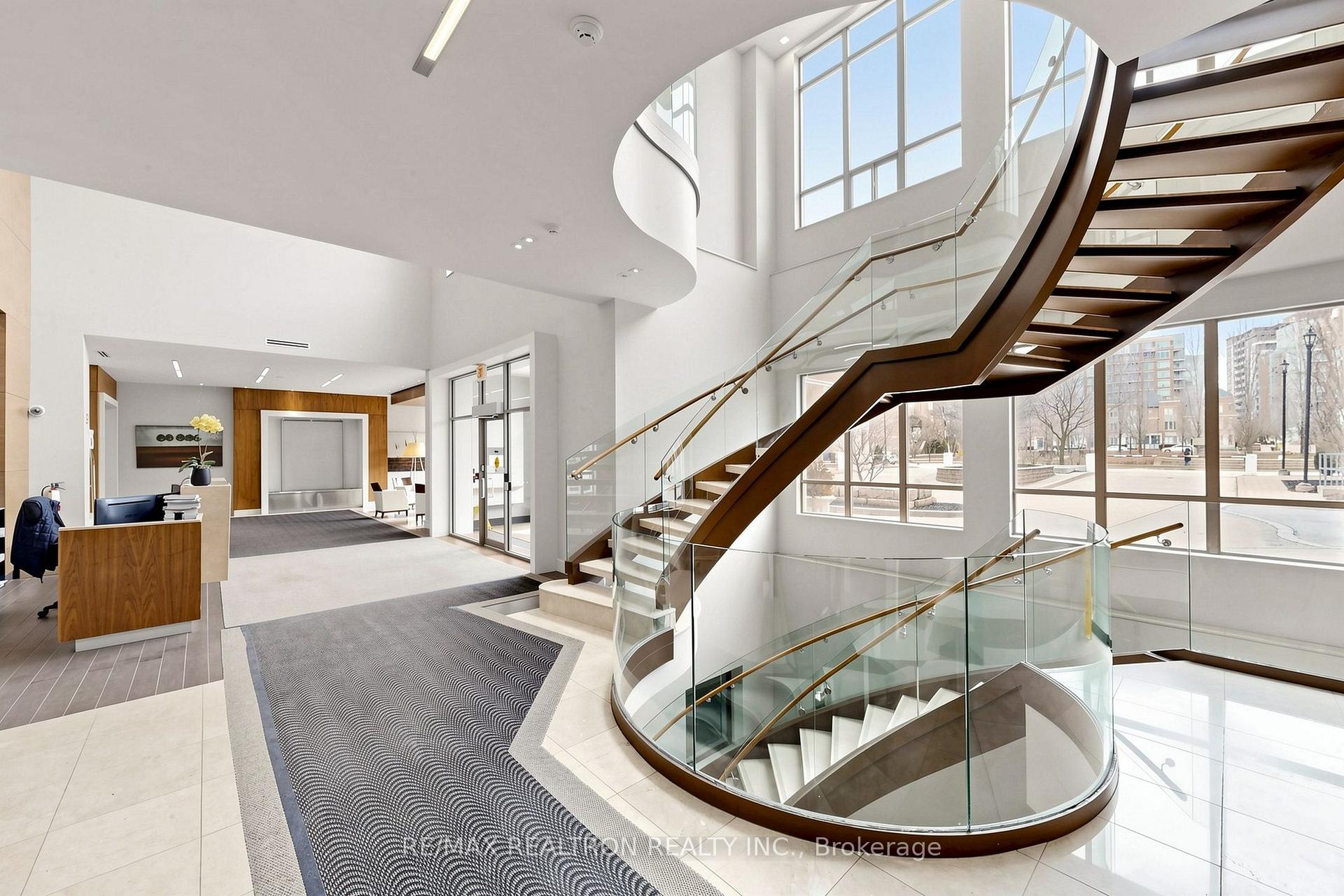 Photo 6 of Unit UPH3, 39 Galleria Parkway, Markham, Commerce Valley — HOMEH