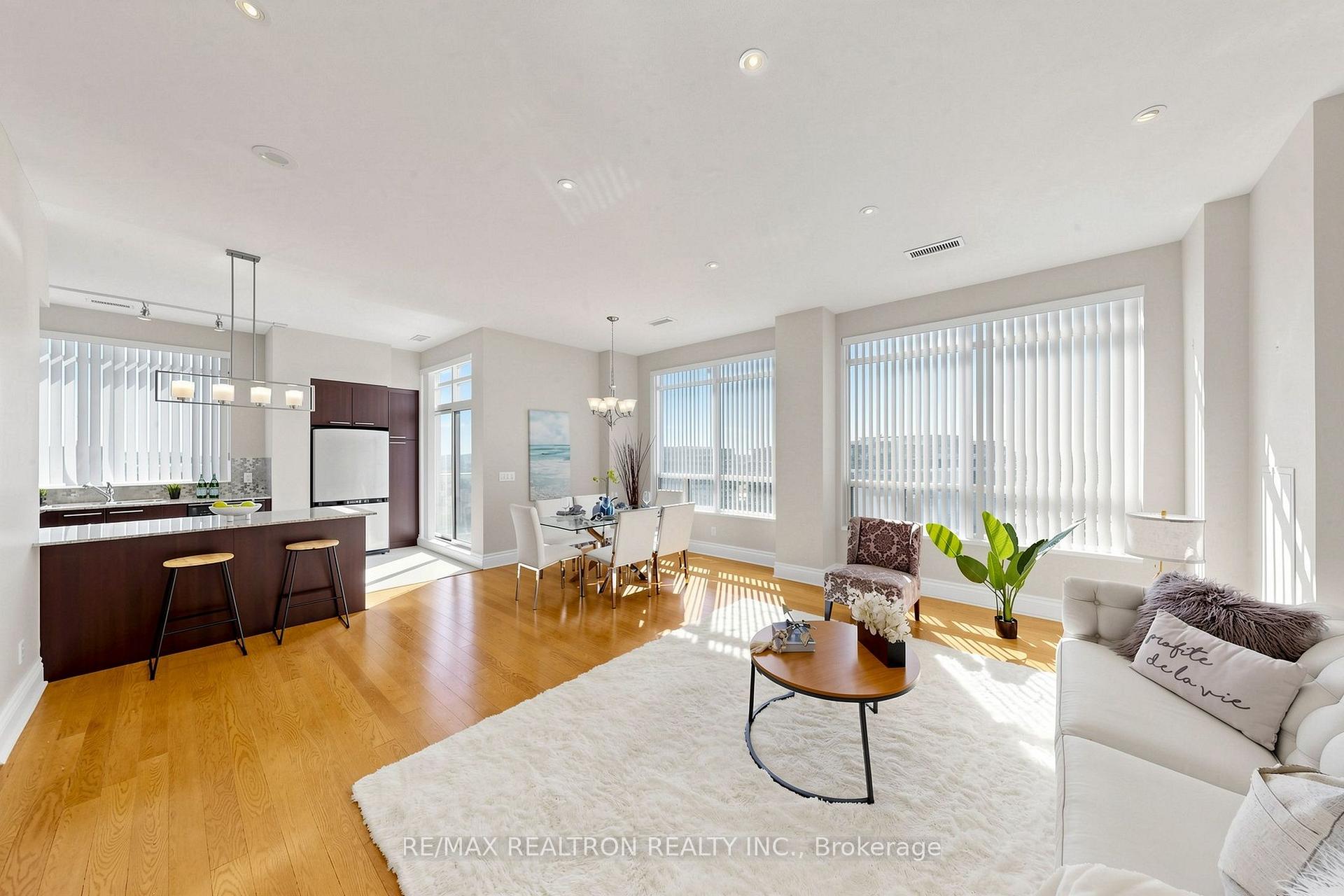 Photo 10 of Unit UPH3, 39 Galleria Parkway, Markham, Commerce Valley — HOMEH