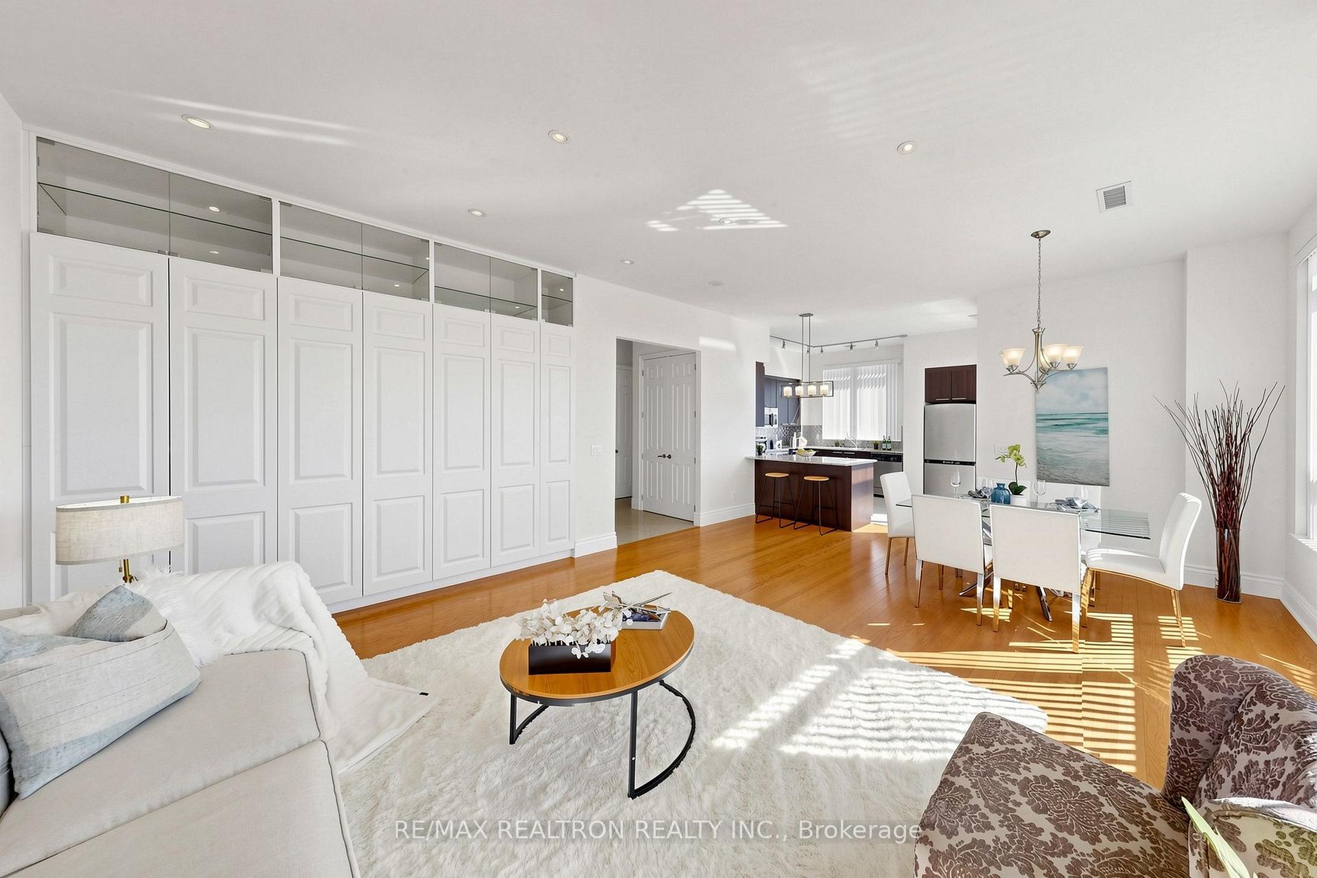 Photo 11 of Unit UPH3, 39 Galleria Parkway, Markham, Commerce Valley — HOMEH
