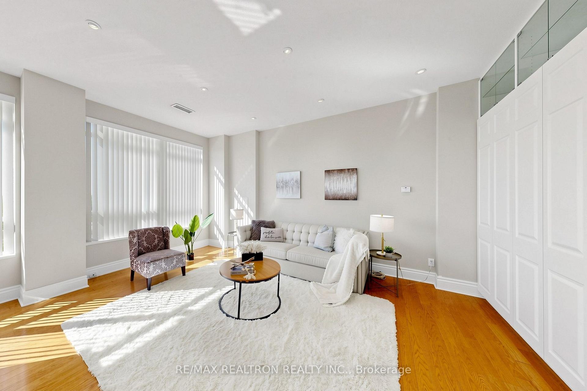 Photo 12 of Unit UPH3, 39 Galleria Parkway, Markham, Commerce Valley — HOMEH