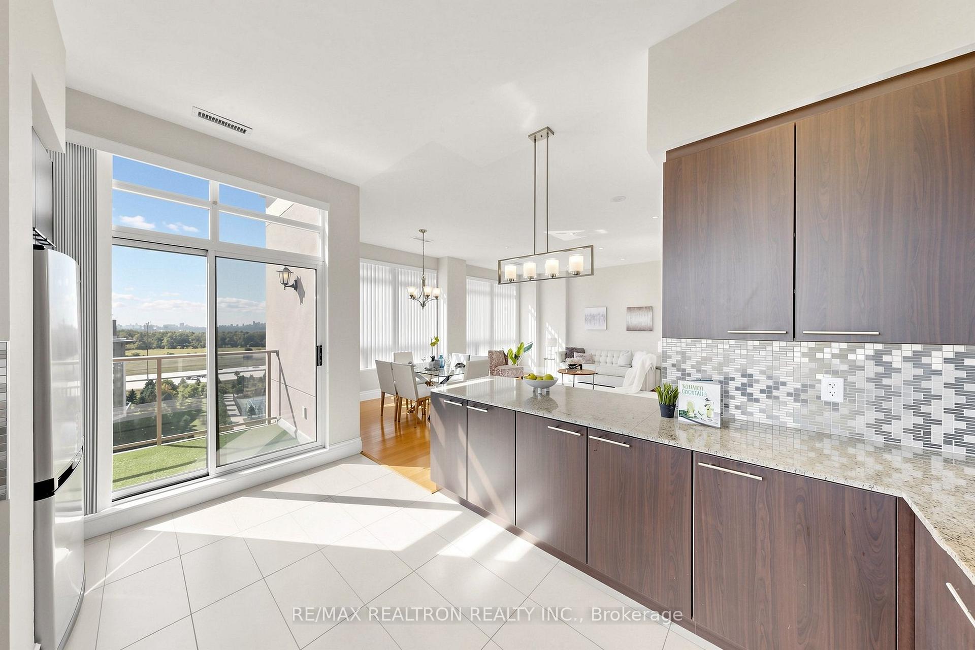 Photo 18 of Unit UPH3, 39 Galleria Parkway, Markham, Commerce Valley — HOMEH