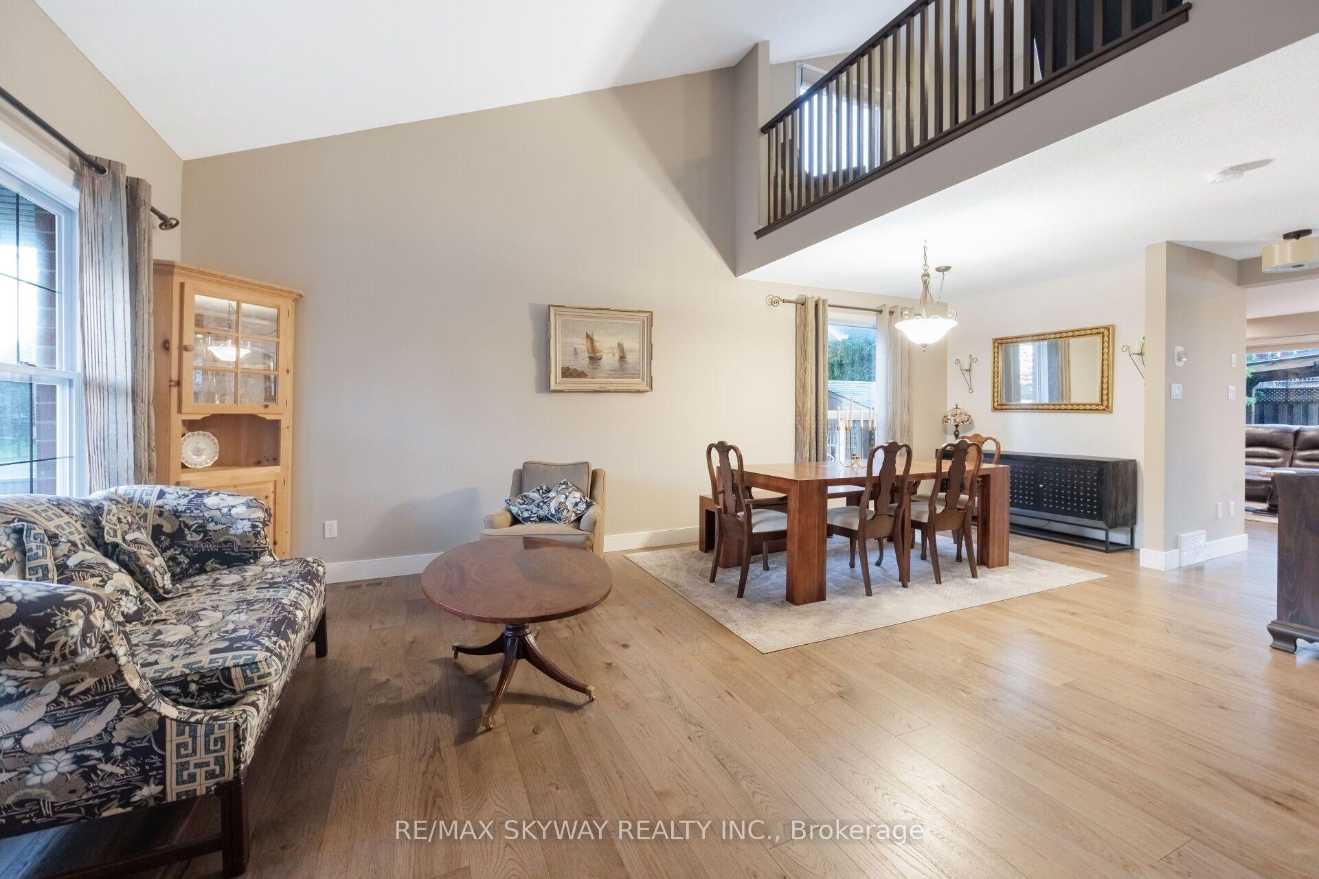 Photo 5 of 117 Oak Ridge Drive, Orangeville — HOMEH