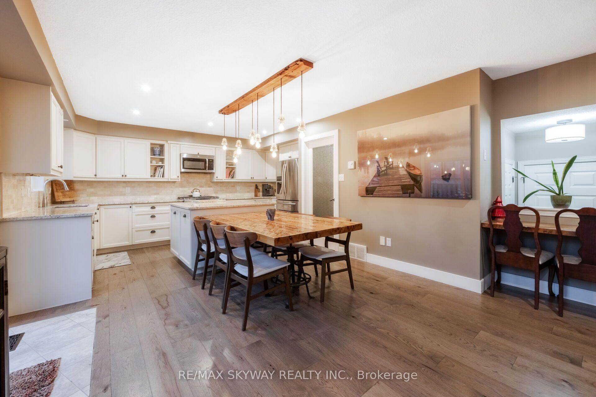 Photo 10 of 117 Oak Ridge Drive, Orangeville — HOMEH