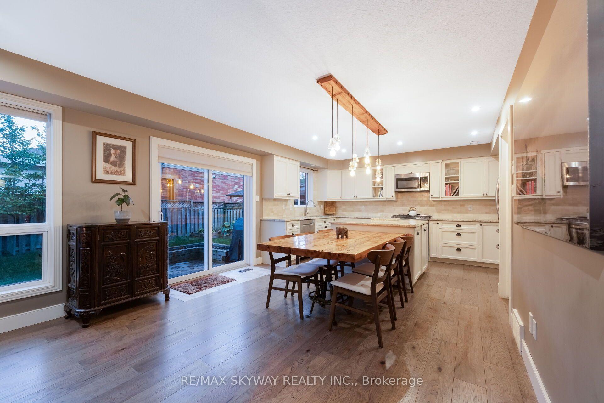 Photo 11 of 117 Oak Ridge Drive, Orangeville — HOMEH