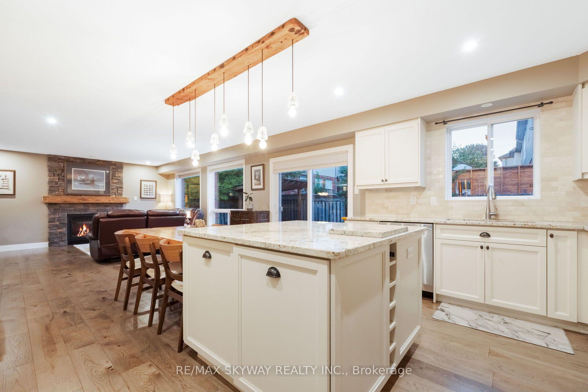 Photo 13 of 117 Oak Ridge Drive, Orangeville — HOMEH