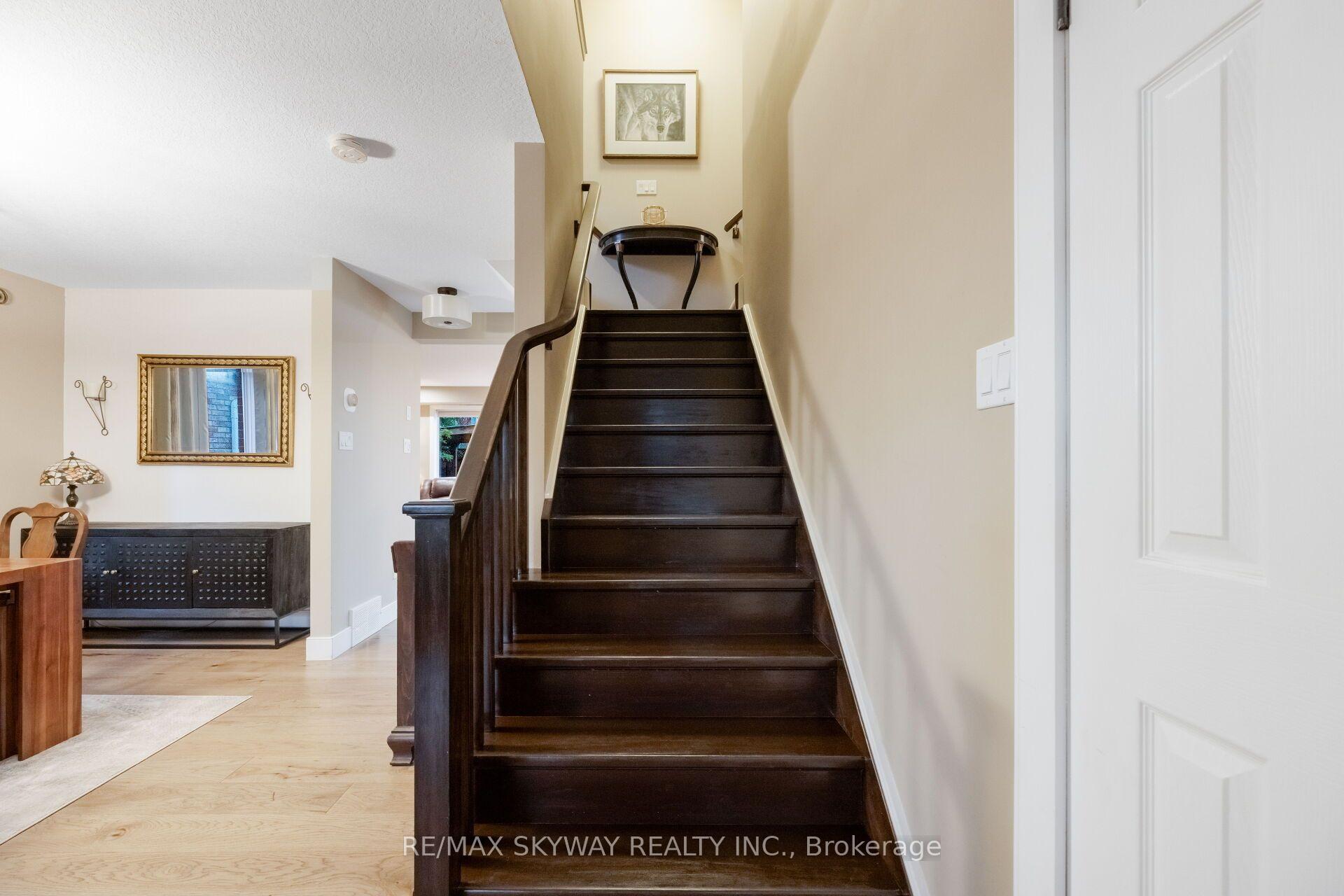 Photo 16 of 117 Oak Ridge Drive, Orangeville — HOMEH