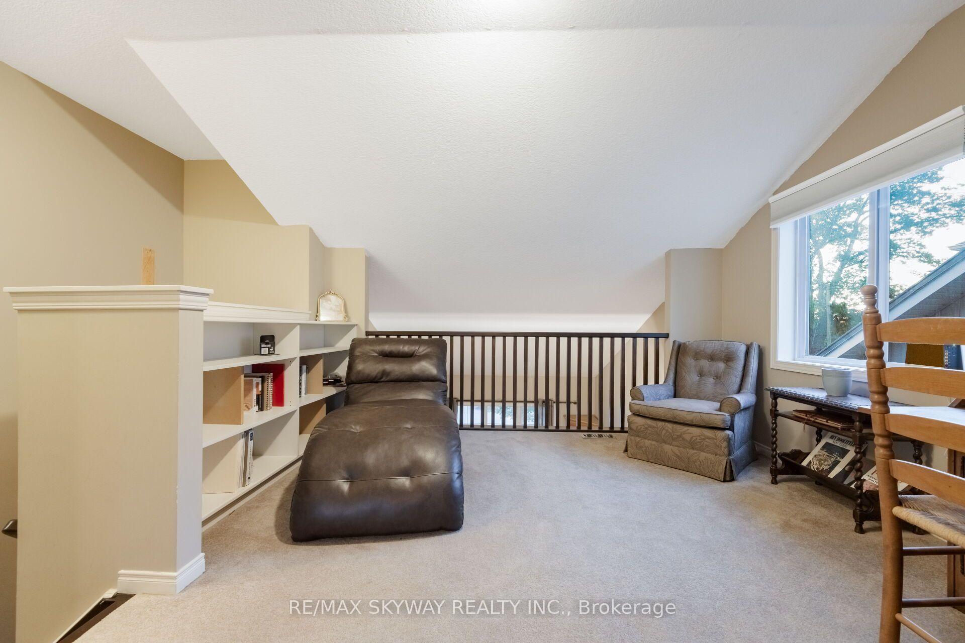 Photo 21 of 117 Oak Ridge Drive, Orangeville — HOMEH