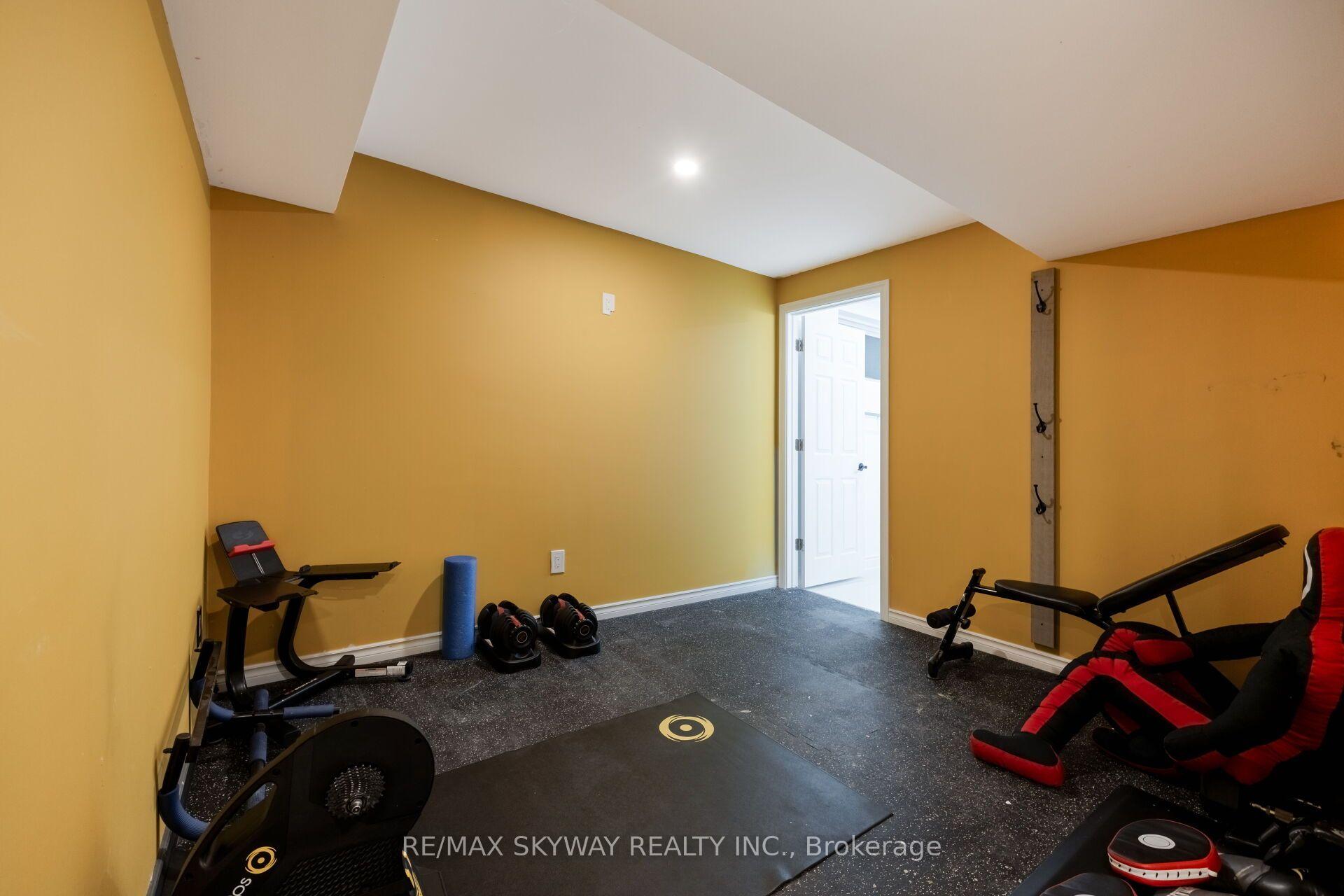Photo 36 of 117 Oak Ridge Drive, Orangeville — HOMEH