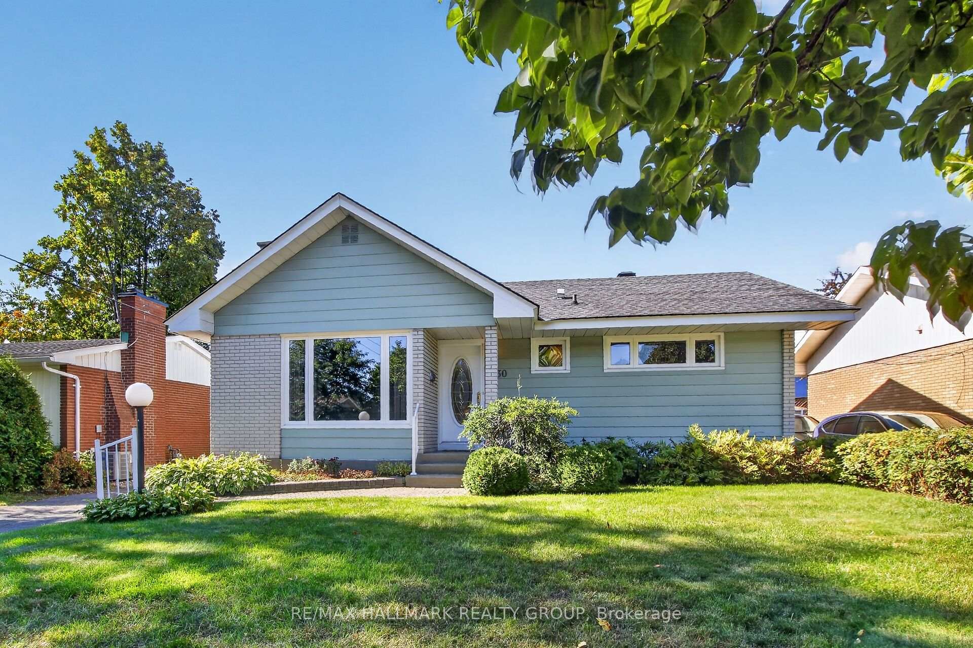 Photo 2 of 1130 Soderlind Street, Ottawa, Parkway Park — HOMEH
