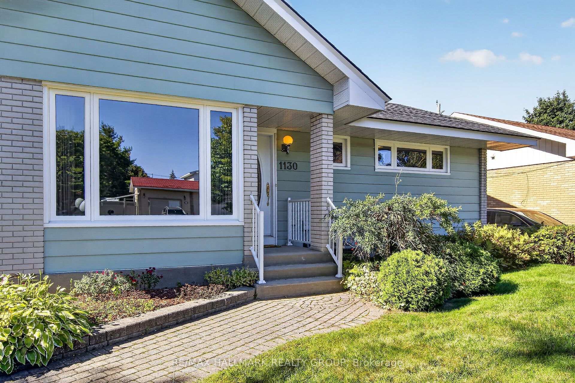 Photo 3 of 1130 Soderlind Street, Ottawa, Parkway Park — HOMEH