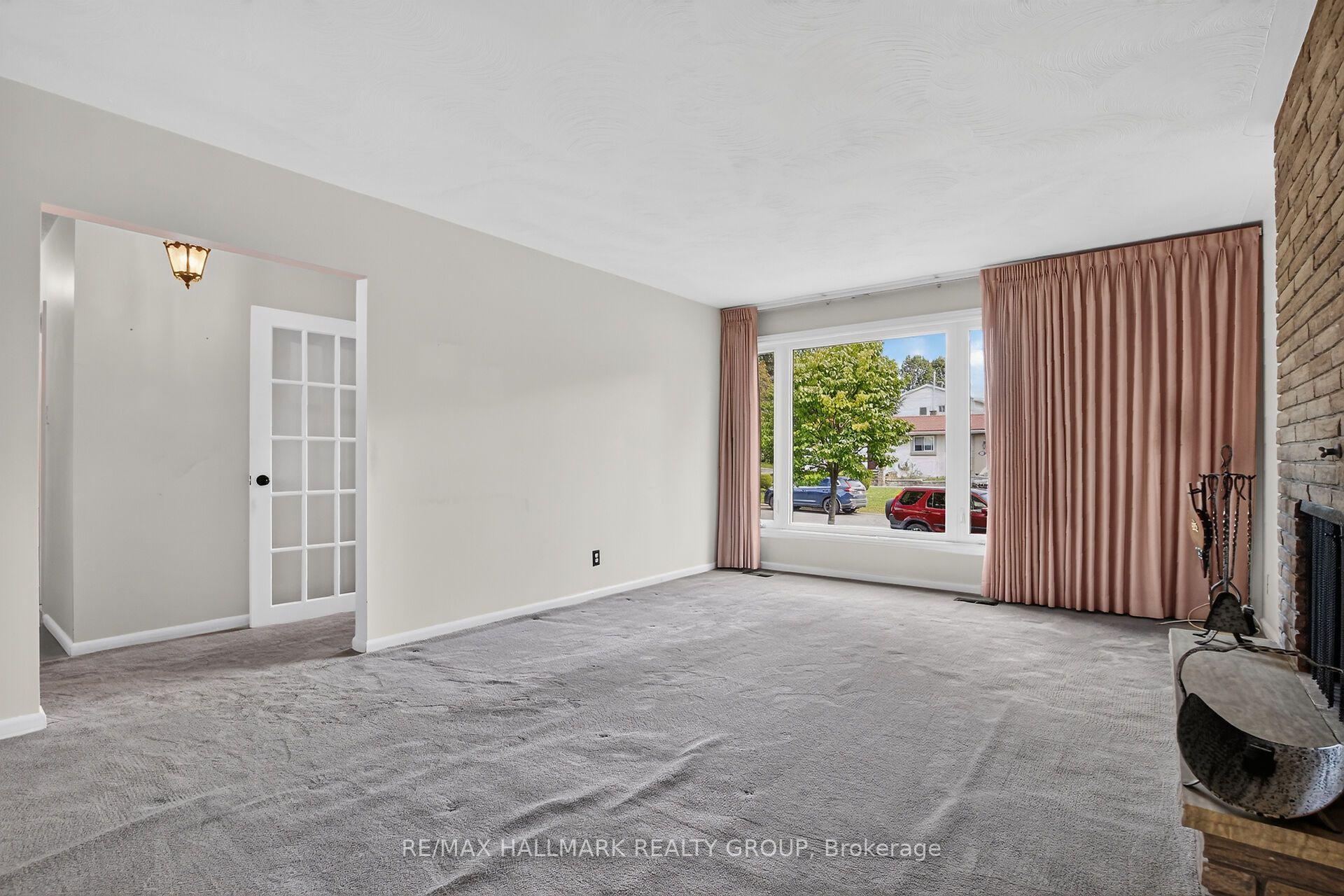 Photo 8 of 1130 Soderlind Street, Ottawa, Parkway Park — HOMEH