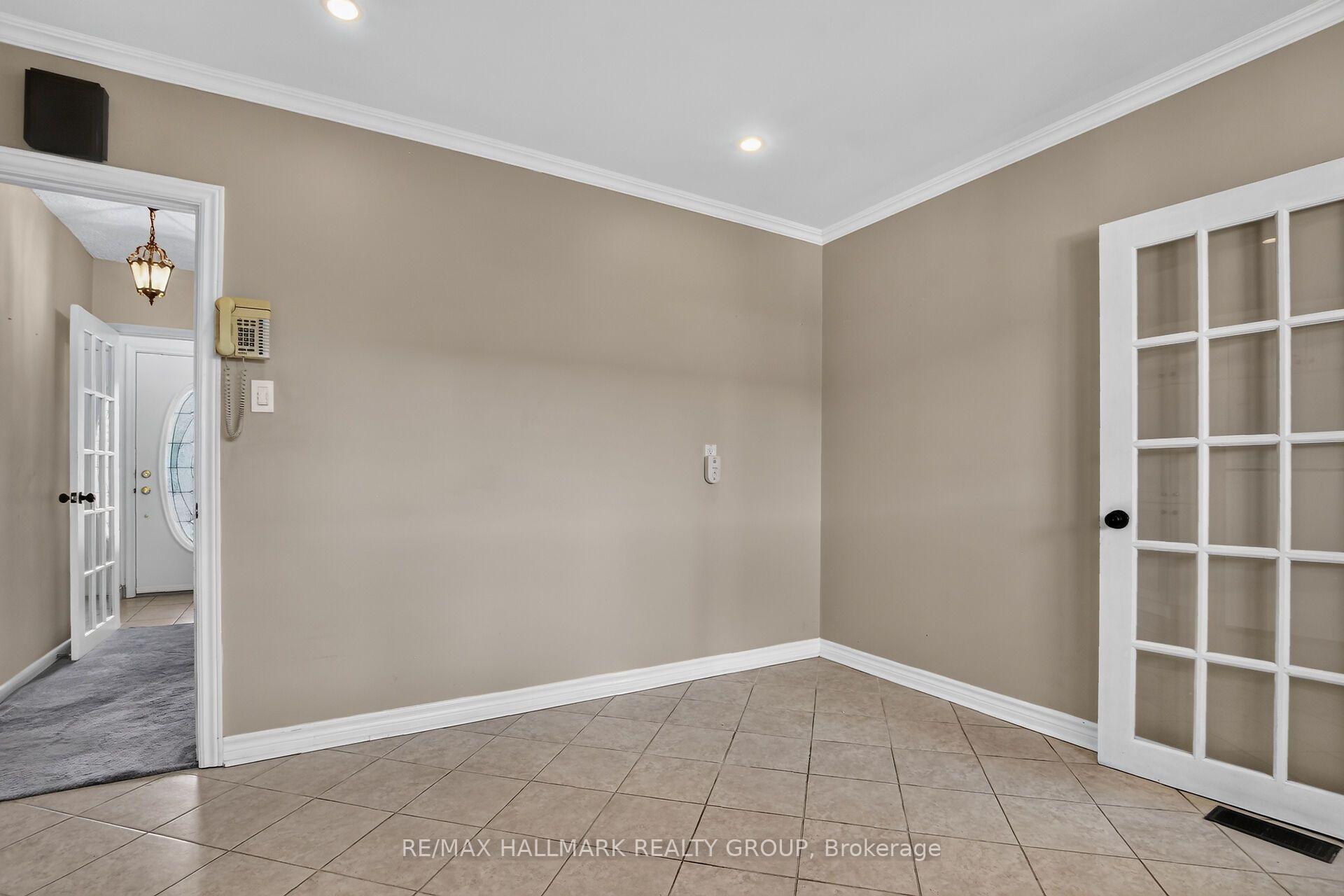 Photo 12 of 1130 Soderlind Street, Ottawa, Parkway Park — HOMEH