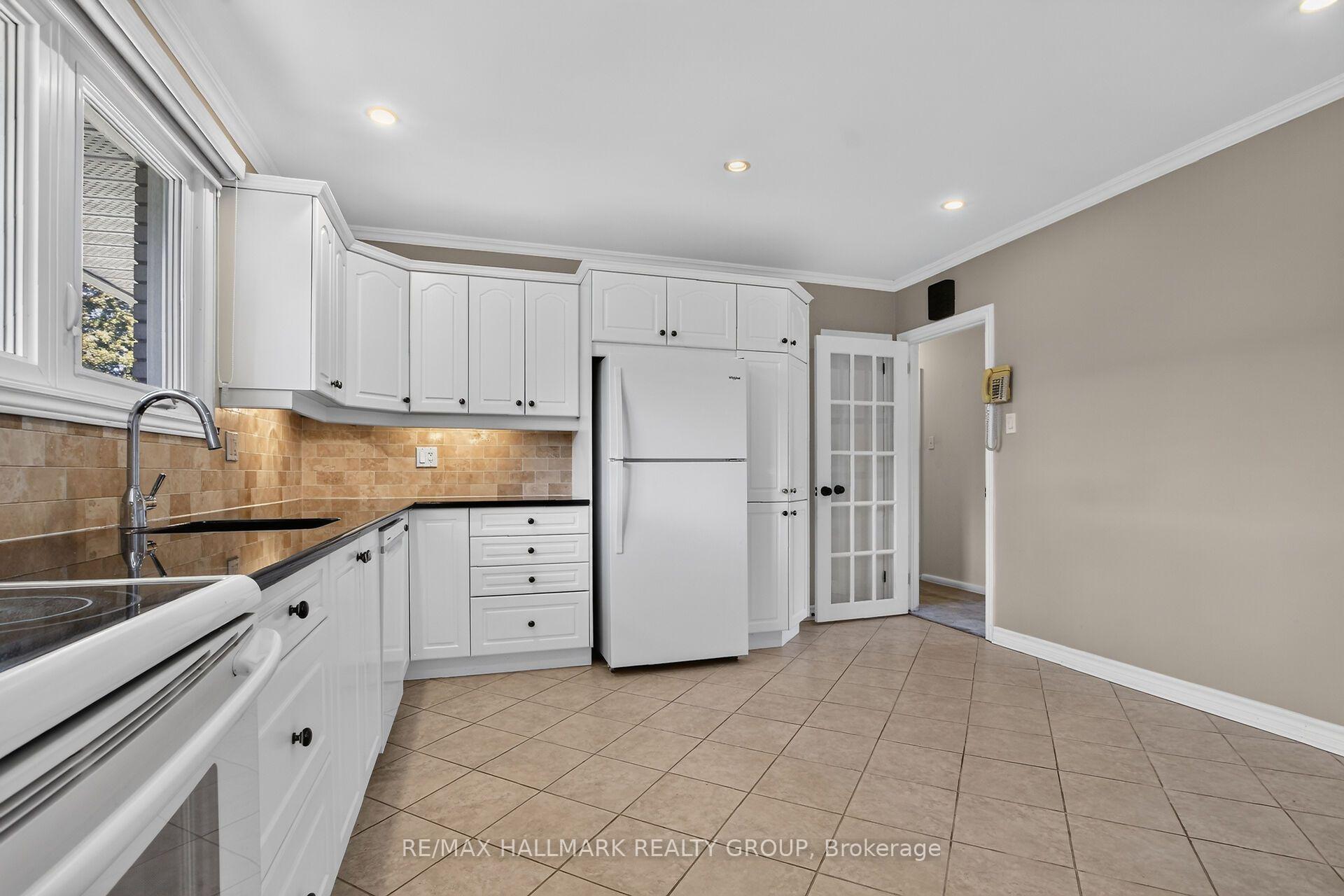 Photo 14 of 1130 Soderlind Street, Ottawa, Parkway Park — HOMEH