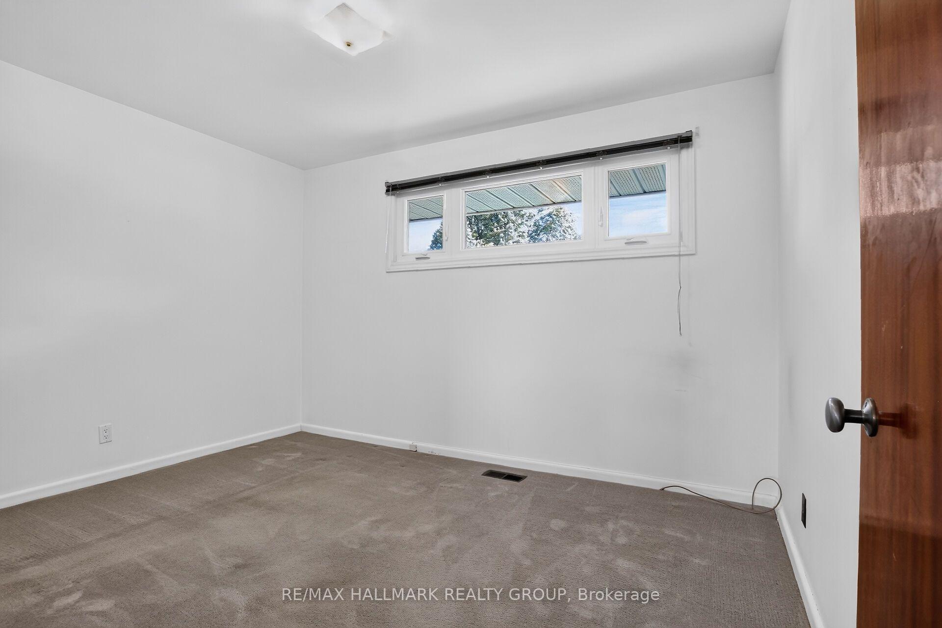 Photo 16 of 1130 Soderlind Street, Ottawa, Parkway Park — HOMEH