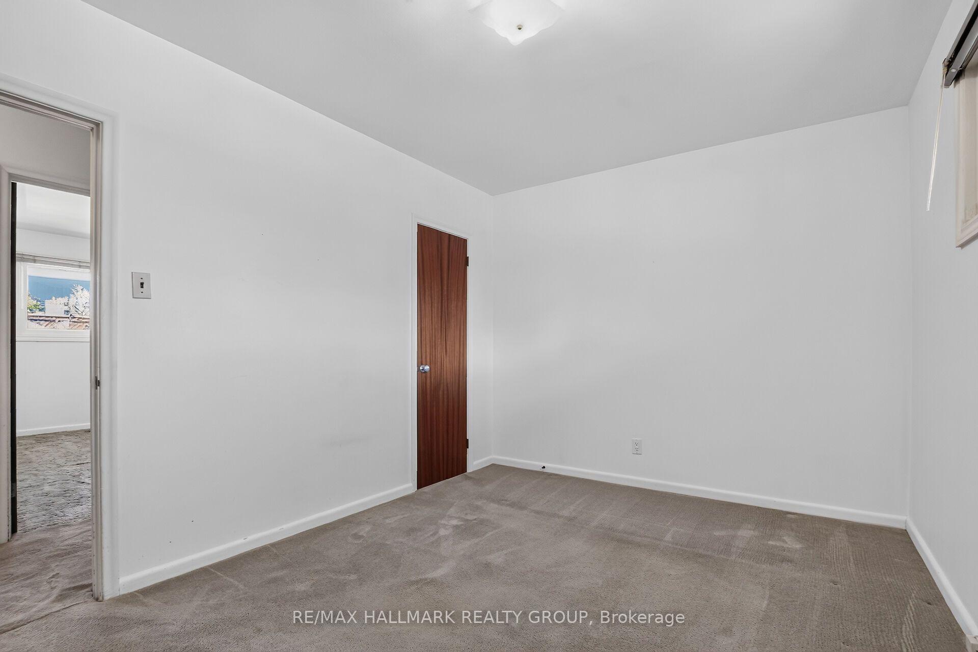 Photo 17 of 1130 Soderlind Street, Ottawa, Parkway Park — HOMEH