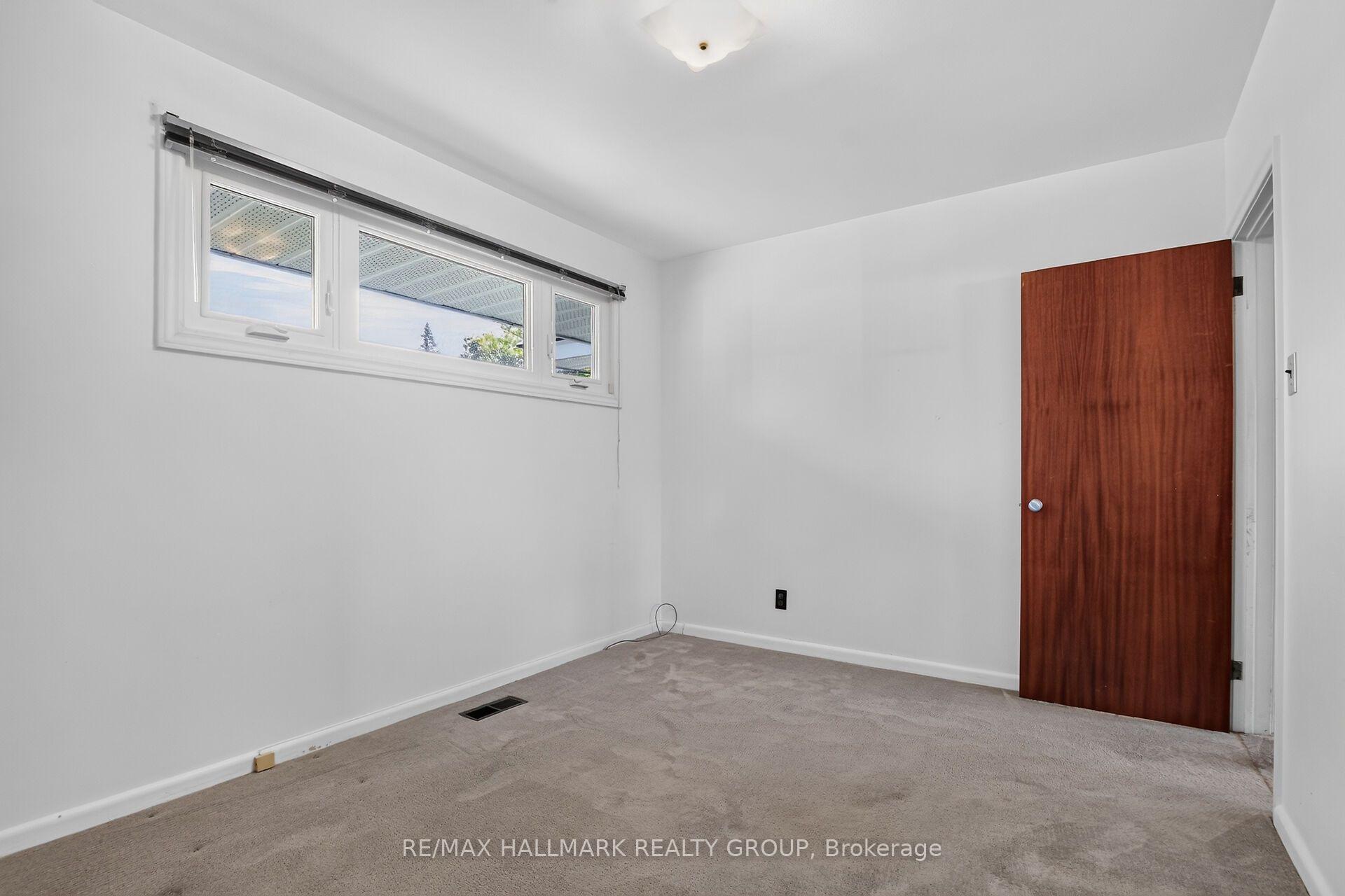 Photo 18 of 1130 Soderlind Street, Ottawa, Parkway Park — HOMEH