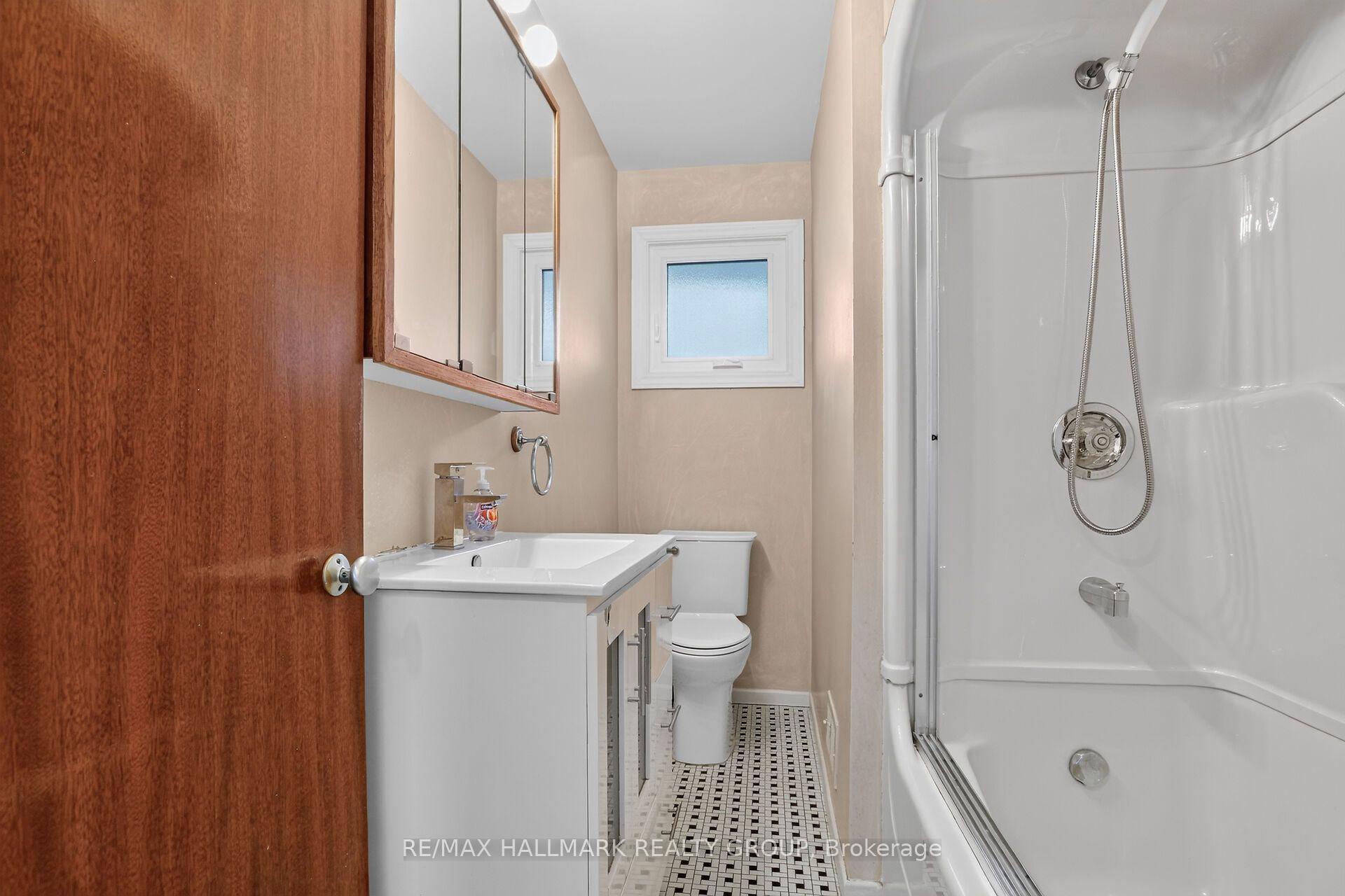 Photo 19 of 1130 Soderlind Street, Ottawa, Parkway Park — HOMEH
